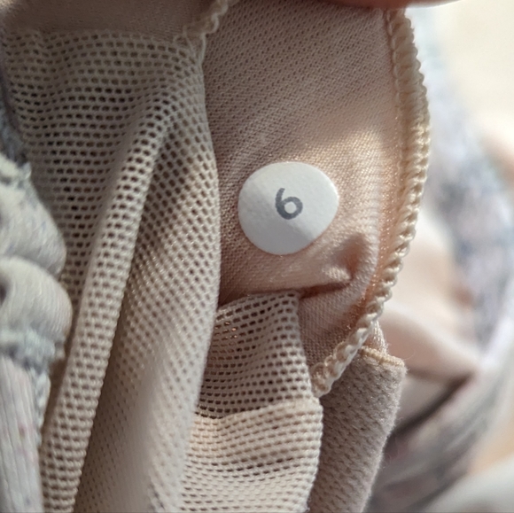 Lululemon Y tank top in Sugar Crush - Picture 4 of 6